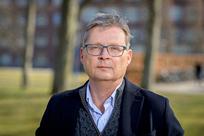 Porträttfoto av Lars J Nilsson.