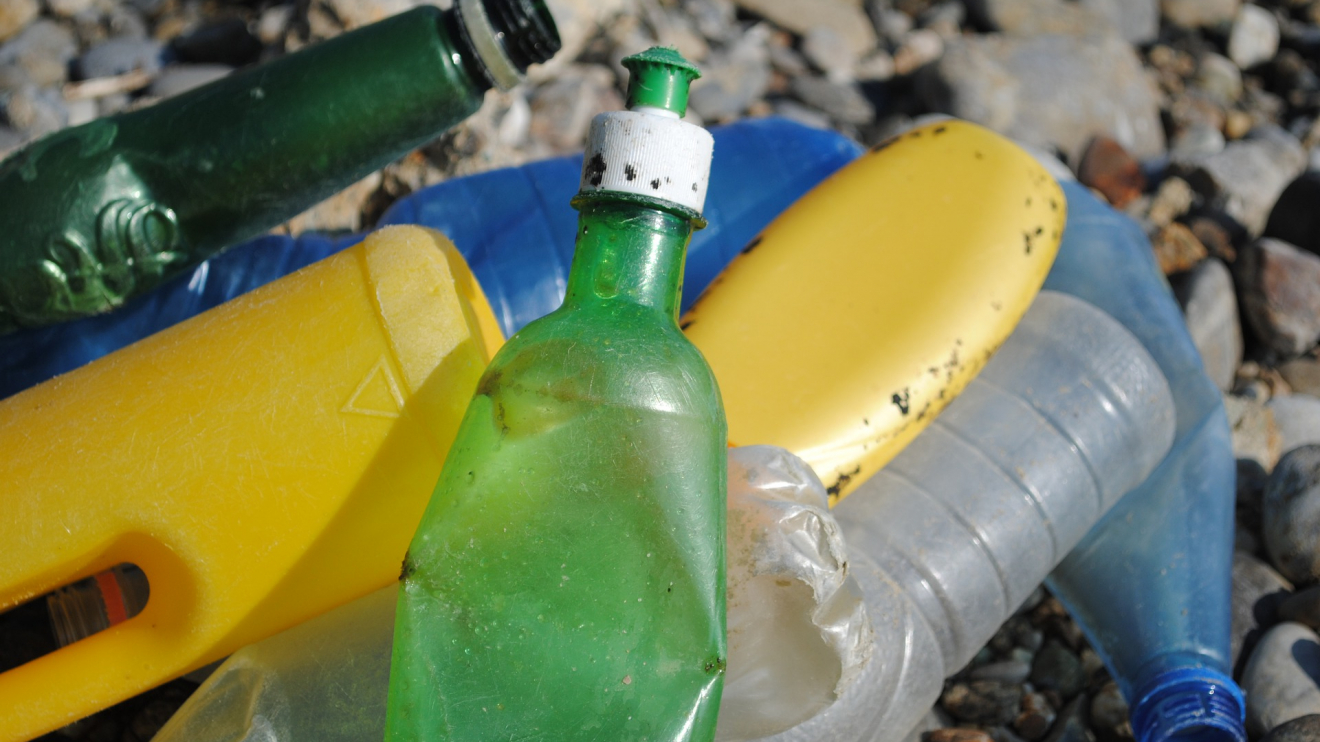 Foto på plastskräp