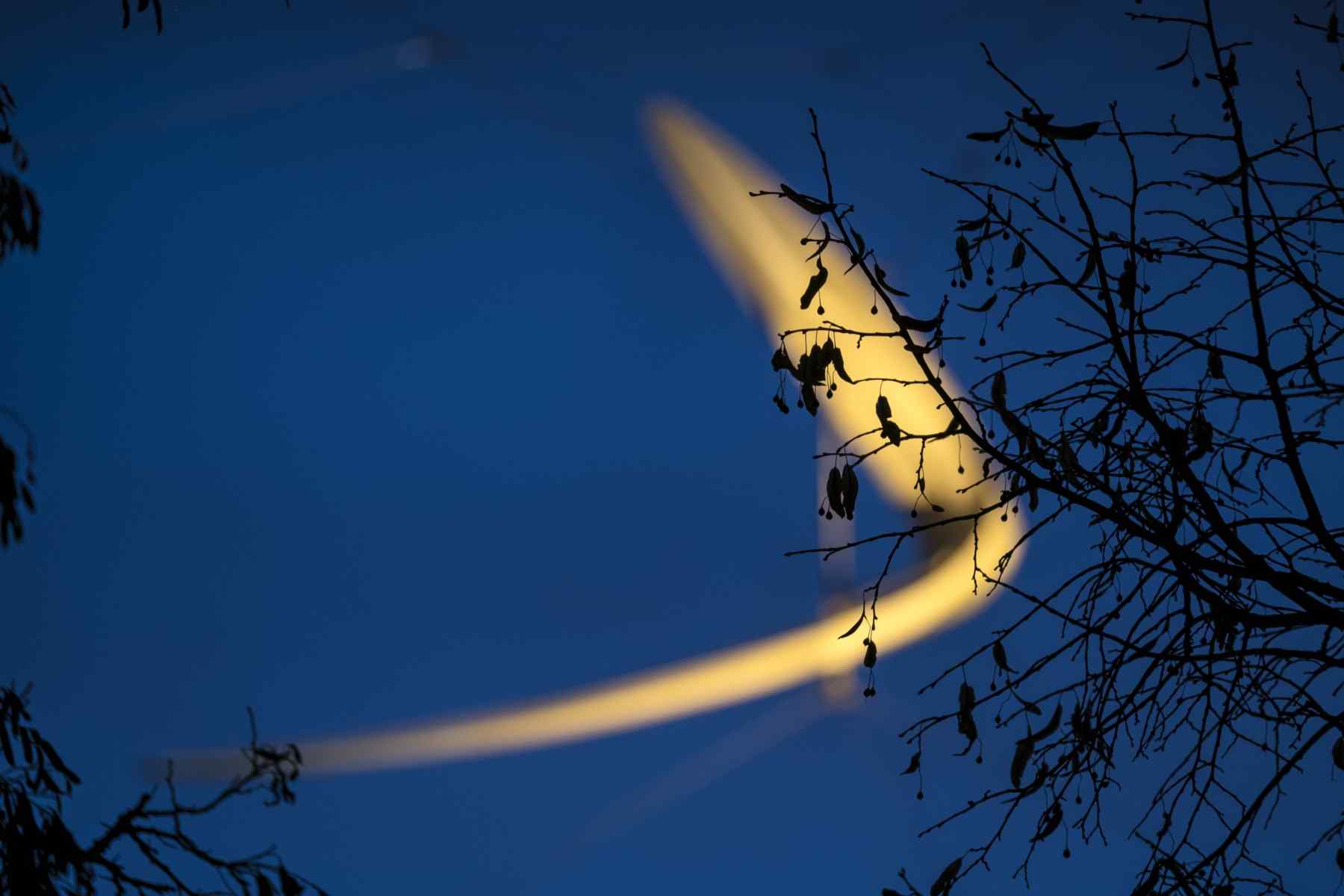 A lit up part of the sculpture Healing the Earth by Olle Bonniér. Photo.