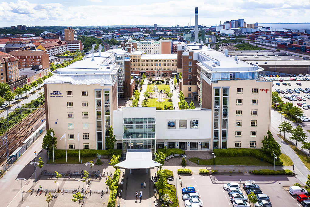 Campus Helsingborg med Helsingborgs hamn i förgrunden. Foto.