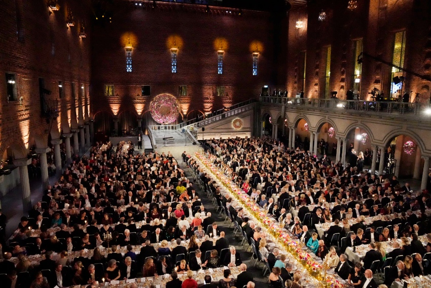 Nobelbanketten 2023, cirka 1 300 gäster i Blå hallen.